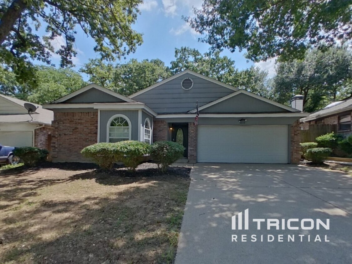 Foto principal - 1008 W Lovers Ln