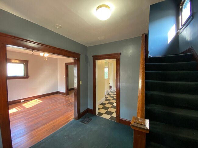 Foto del edificio - ? Comfortable 3-Bedroom, 1.5-Bathroom Home...