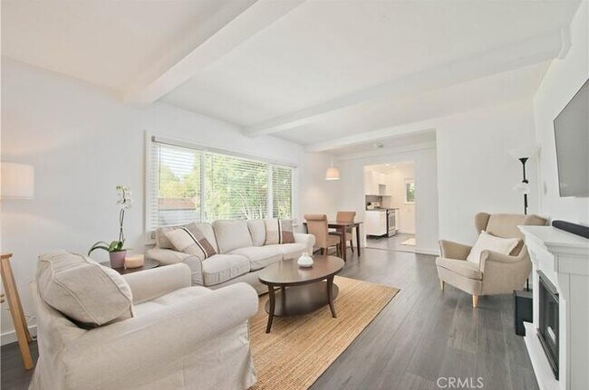 Foto del edificio - 5759 Jamieson Ave