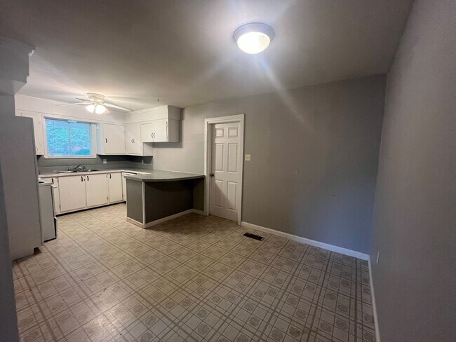 Foto del edificio - Nuce 3 br. Home for rent near LR Air Force base