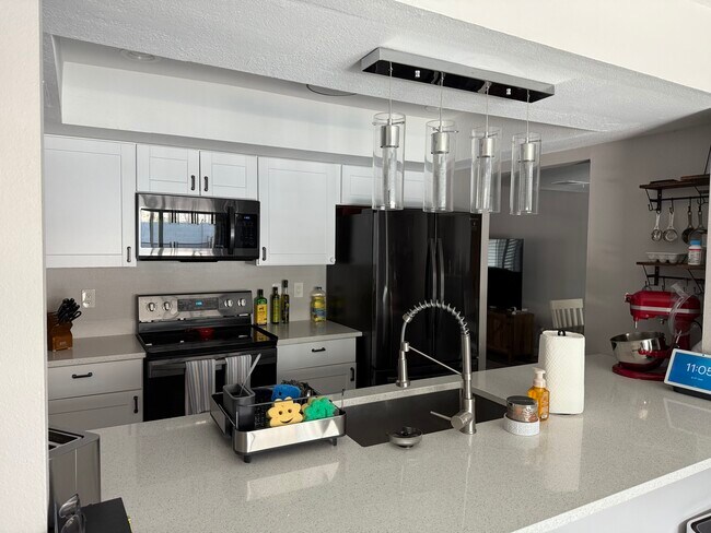 Foto del edificio - 5205 W Crocus Dr