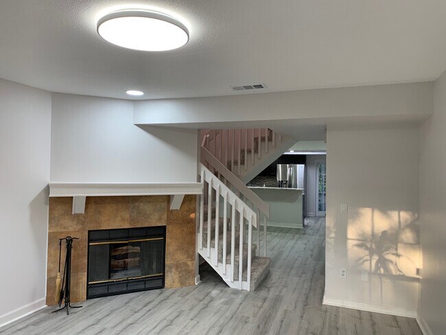 Sala de estar - 2171 Fox Chase Blvd