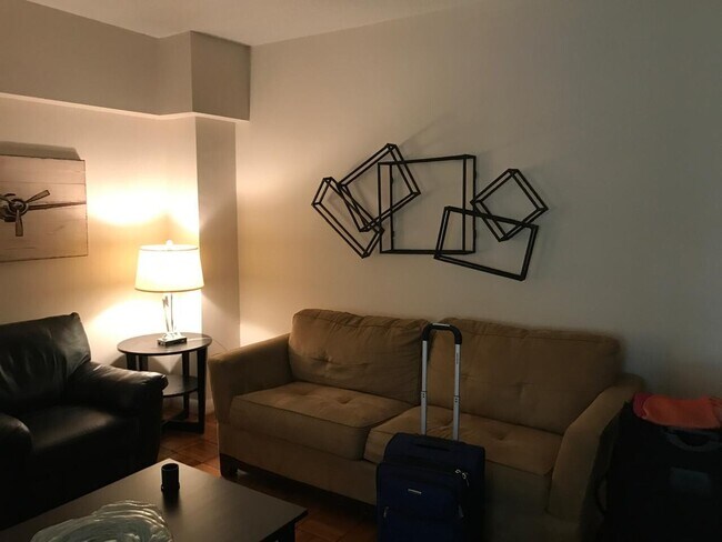Foto del edificio - 1727 Massachusetts Ave NW
