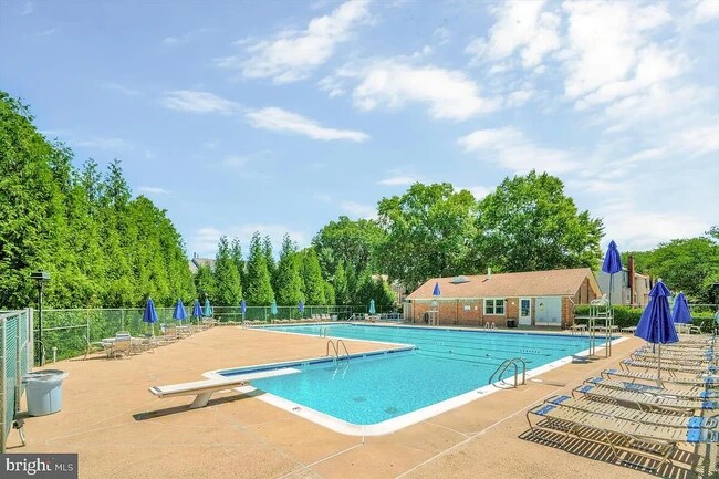 Foto del edificio - 3722 Mount Airey Ln