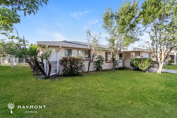 Building Photo - 7914 Bracken Dr