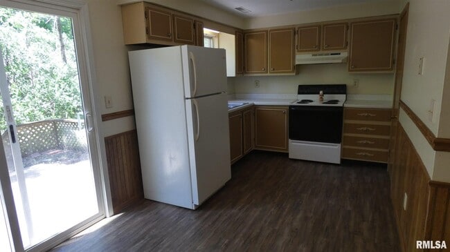 Foto del edificio - 1515 Sara Ln