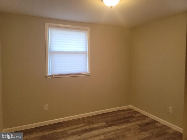 Building Photo - 7917 Glenarden Pkwy