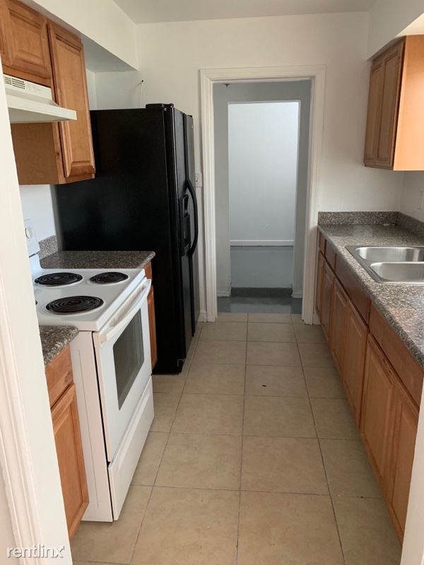 Building Photo - 3 br, 2 bath House - 2405 Savoy Dr