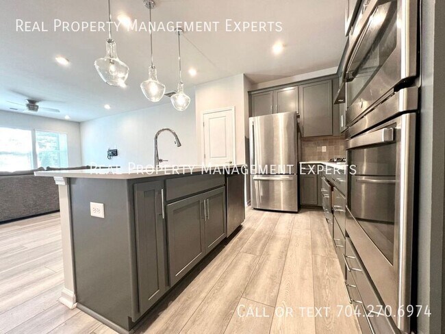 Foto del edificio - 1276-B Brawley School Rd-