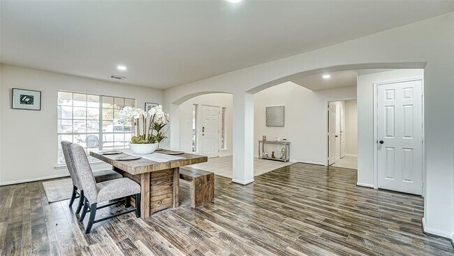 Foto del edificio - 1905 Vineyard Hill Ct