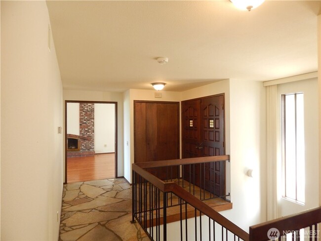 Foto del edificio - 5bd/5ba Bellevue Home