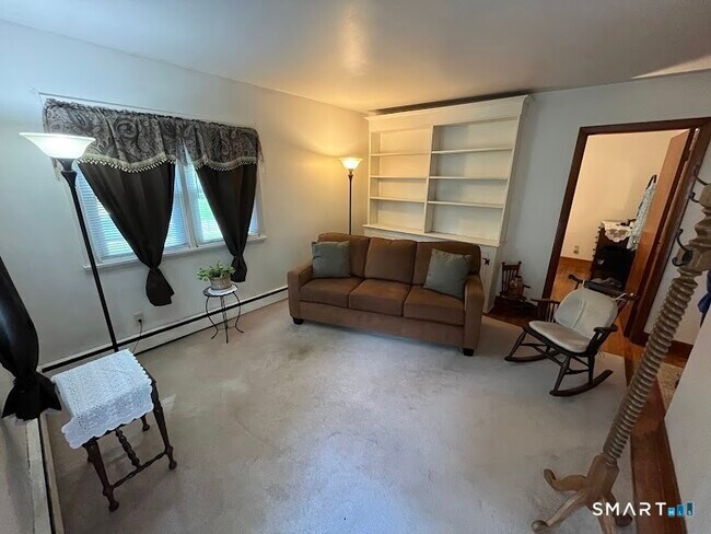 Foto del edificio - 48 White Oak Rd