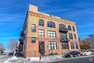 Building Photo - 1050 W Hubbard St