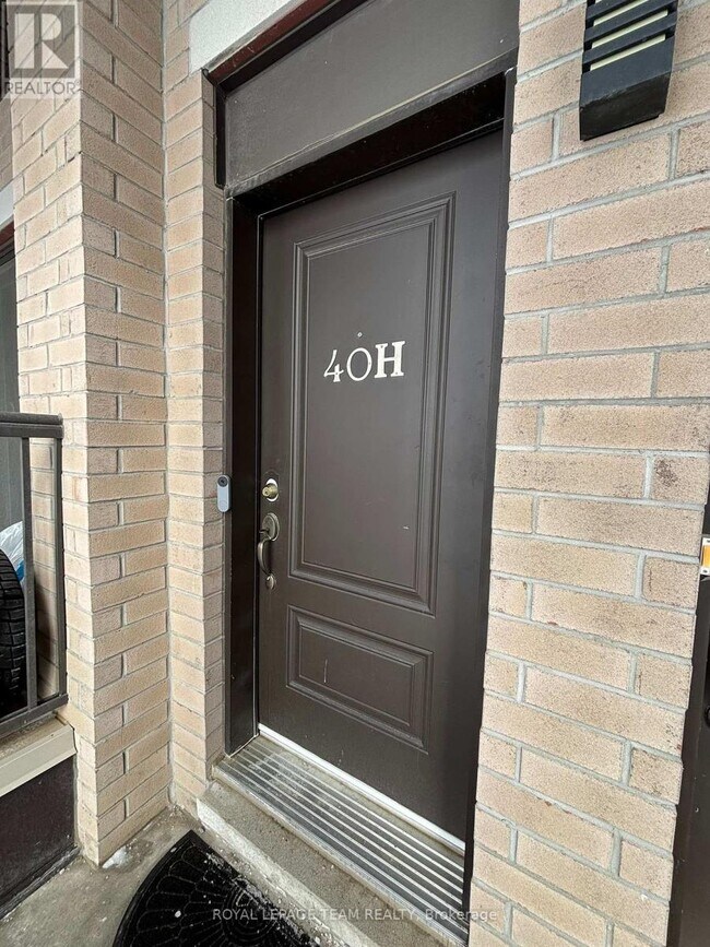 Building Photo - 40 Jaguar Private