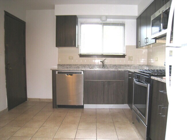 Building Photo - 910 S McKinley Ave