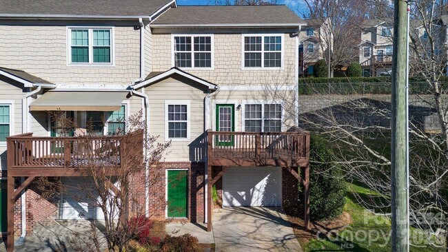 Building Photo - 163 Forest Ridge Rd