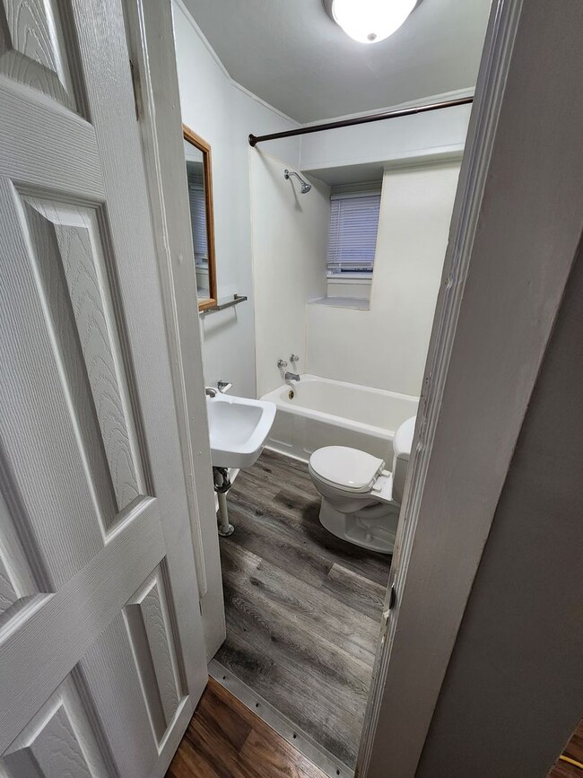 Foto del edificio - Birch St Duplex