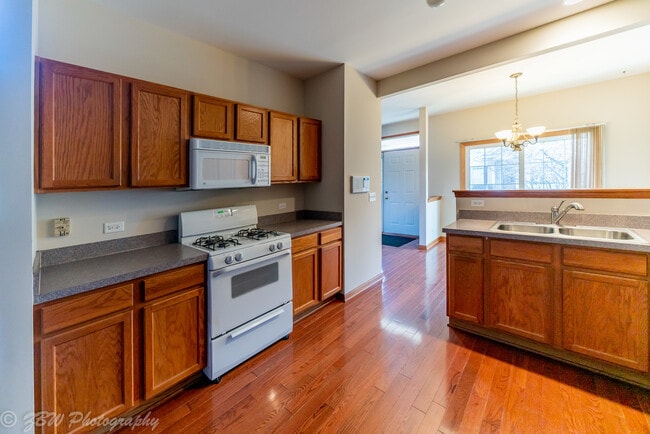 Building Photo - 850 County Line Rd