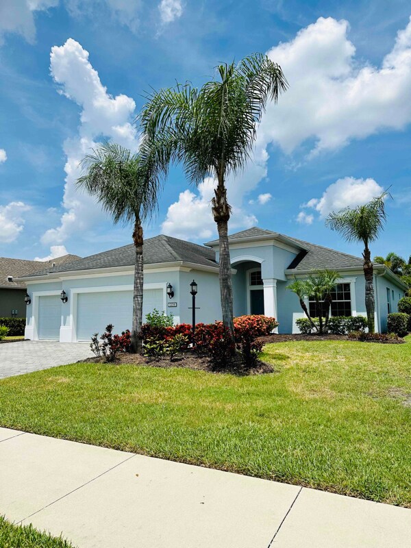 Primary Photo - 12038 Forest Park Cir