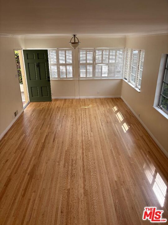 Building Photo - 10309 Chrysanthemum Ln