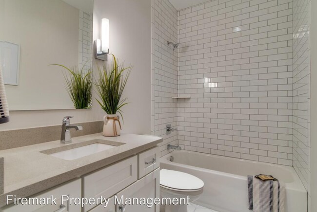 Building Photo - 3 br, 3.5 bath House - 506 - B 36th Ave N