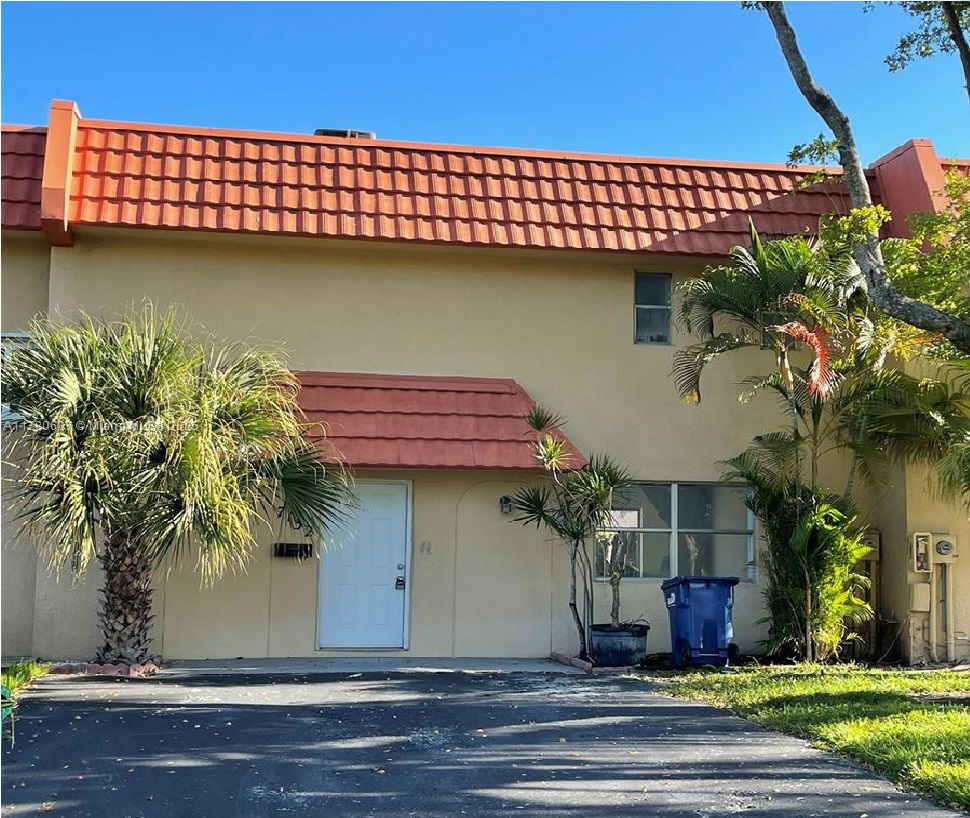 Primary Photo - 7132 NW 169th St