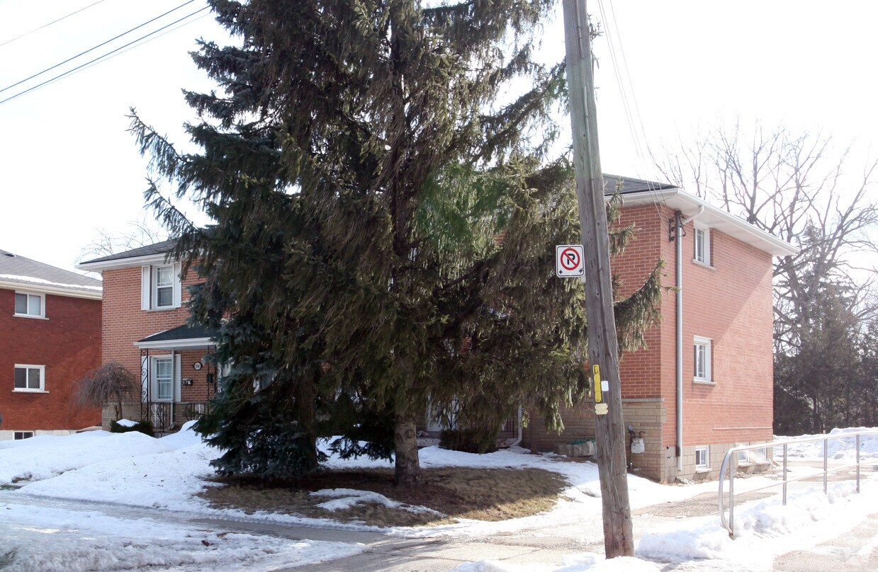 Photo du bâtiment - 2044 Prospect St