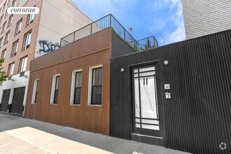 Building Photo - 11 Olive St