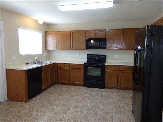 Foto del edificio - 8510 Silver Willow