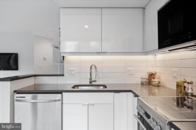 Foto del edificio - 700 Roeder Rd