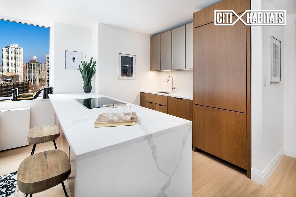 Primary Photo - 420 E 54th St