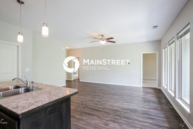 Building Photo - 2 Bedroom Pet-Friendly Home in Grain Valle...