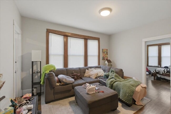 Foto del edificio - 4002 N Southport Ave