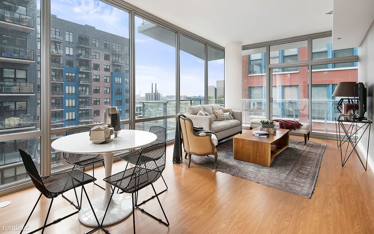 Primary Photo - 2 br, 2 bath Apartment - 642 S Clark St 404