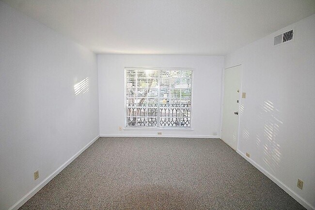 Building Photo - 5311 Fleetwood Oaks Ave
