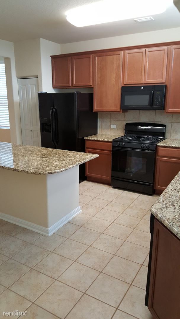 Building Photo - 3 br, 2 bath House - 320 Perry St Main Hou...