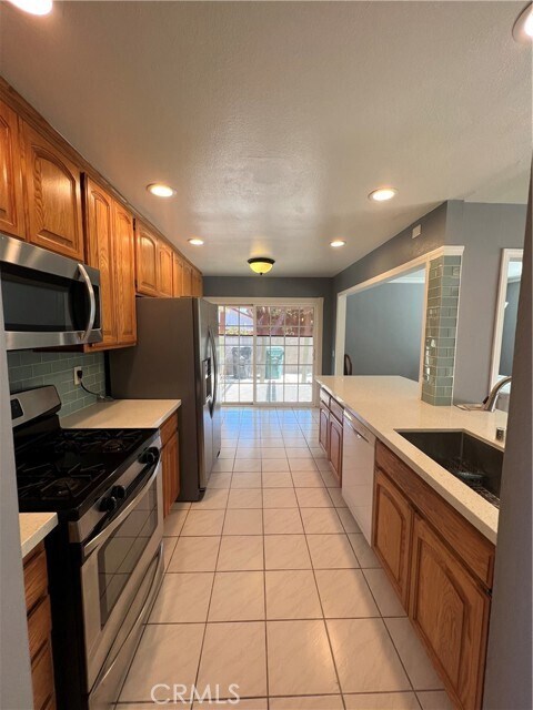 Building Photo - 10896 La Batista Ave