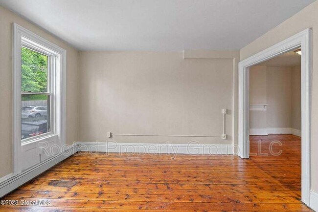 Building Photo - 217 9th St