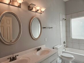 Building Photo - 5027 Creekmont Dr