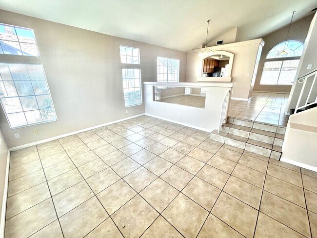 Foto del edificio - 2514 Quail Canyon Ave