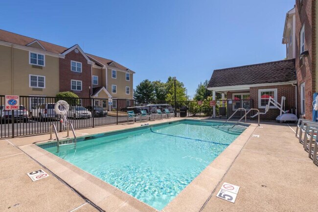 Foto del edificio - 30 International Pl