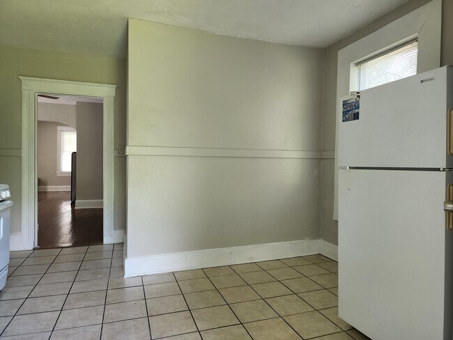 Foto del edificio - 1612 W 48th St