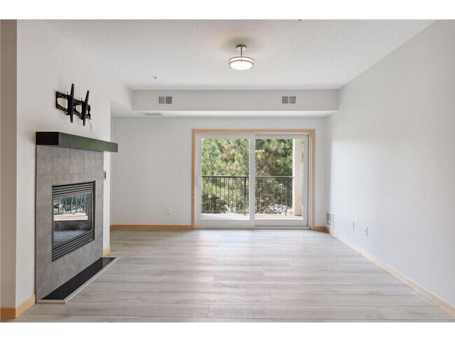 Building Photo - Plymouth 2 bedroom 2 bath Condo