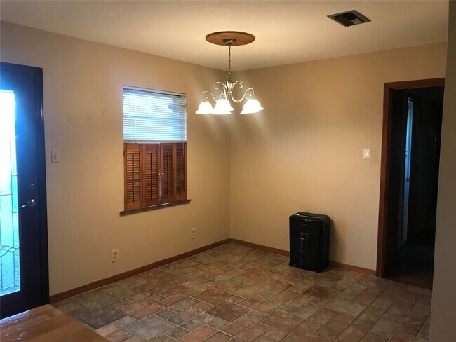 Foto del edificio - 1806 Foxwood Rd