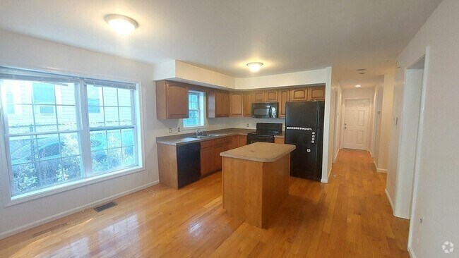 Building Photo - 52 Wheatland Ave
