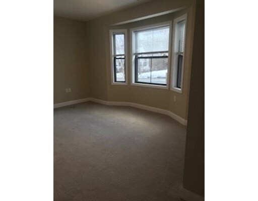 Building Photo - 4 Mayflower Ave