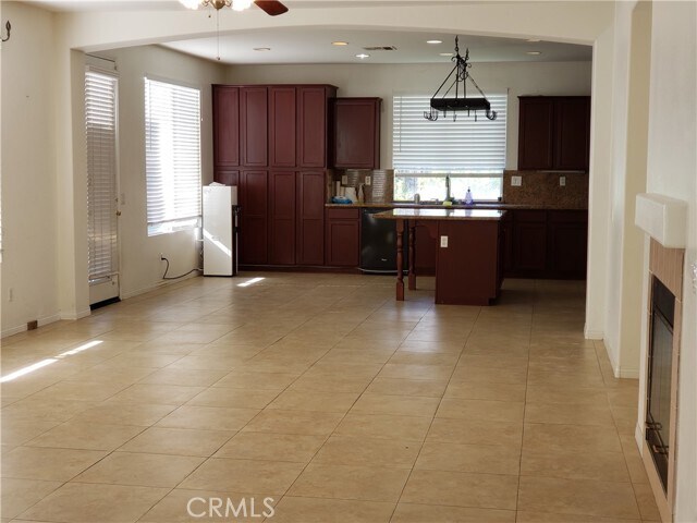 Foto del edificio - 7117 Silverwood Dr