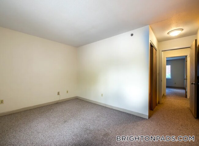 Building Photo - 144 N Beacon St