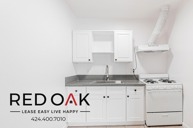 Foto del edificio - 11736 Gurley Ave