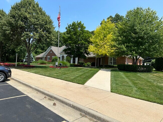 Building Photo - 44857 Marigold Dr